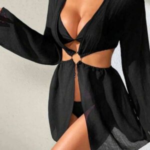 kissbump siyah uzun kollu mini plaj elbisesi – halka detaylı cut out modelkissbump siyah uzun kollu mini elbise, halka detaylı cut out tasarımıyla dikkat çekici bir stil sunar. vücudu saran kesimi silueti ön plana çıkarırken, akışkan ve hafif kumaşı yaz aylarında konfor sağlar. plaj üstü kombinlerde, beach club ortamlarında veya yaz akşamlarında rahatlıkla tercih edilebilir. modern ve feminen bir görünüm arayanlar için tasarlanmıştır. ✨ Ürün Özellikleri renk: siyah model: mini elbise detay: halka detaylı cut out tasarım kol: uzun kollu kullanım: plaj, yazlık kombin, günlük stil 📦 kargo bilgisi siparişleriniz 1–3 iş günü içerisinde kargoya verilir.